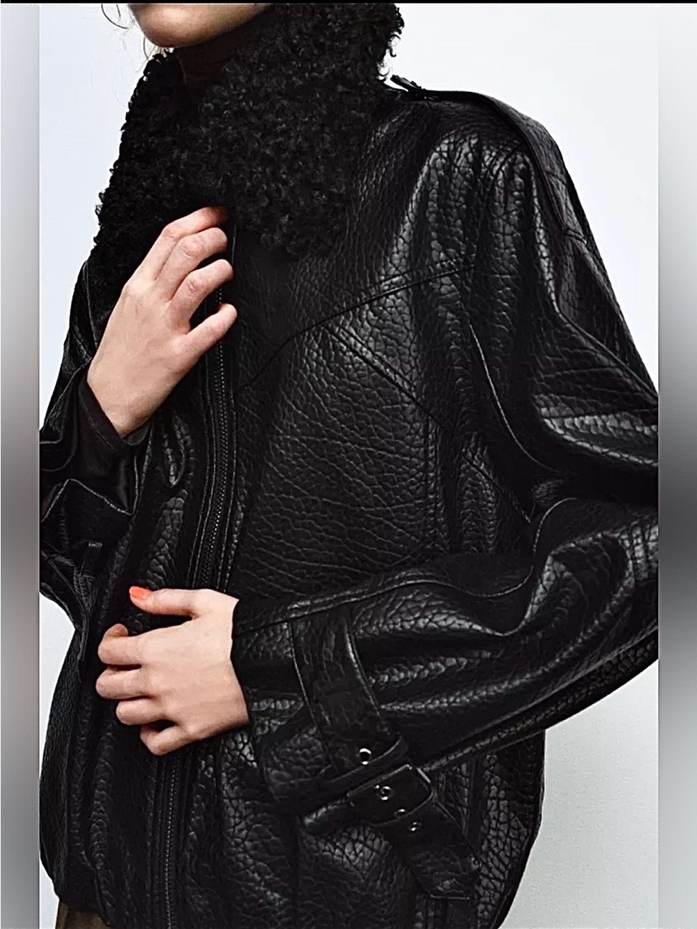 Zara faux leather black bomber jacket with detachable fur collar sz.XS